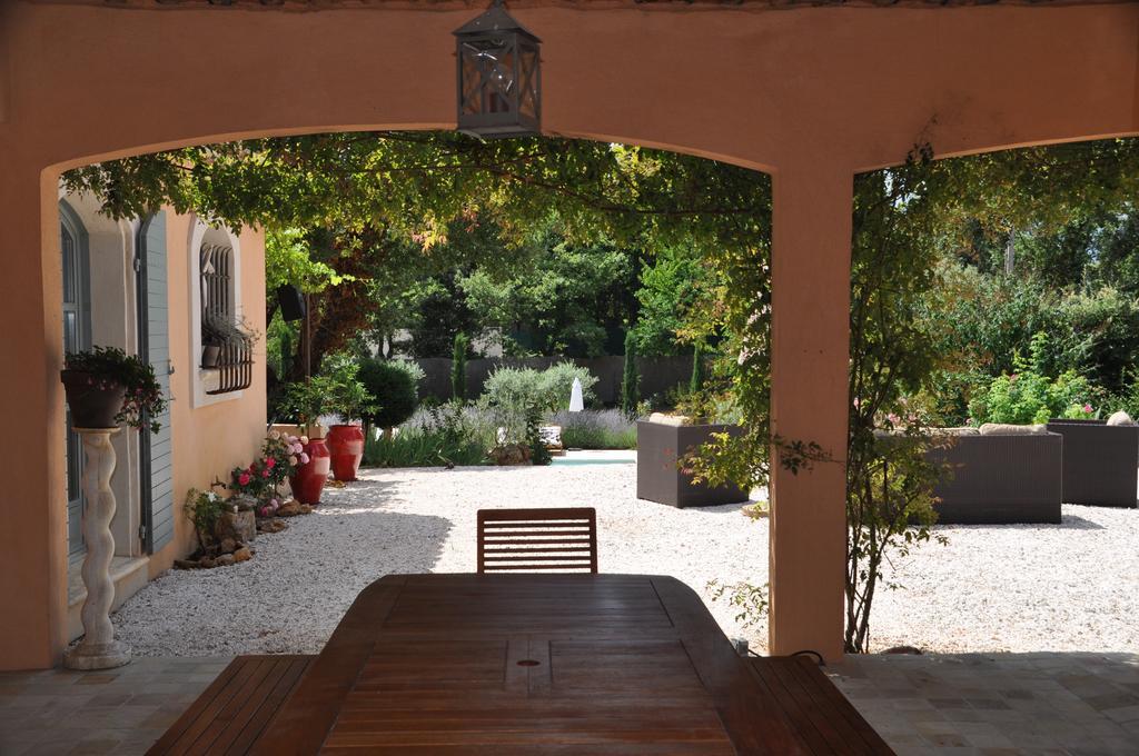 Le Clos Geraldy - Chambres D'Hotes De Charme, Piscine Et Spa Saint-Maximin Eksteriør billede