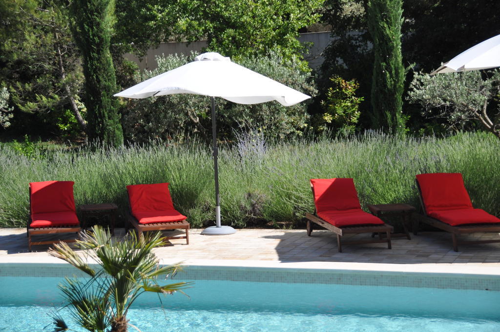 Le Clos Geraldy - Chambres D'Hotes De Charme, Piscine Et Spa Saint-Maximin Eksteriør billede